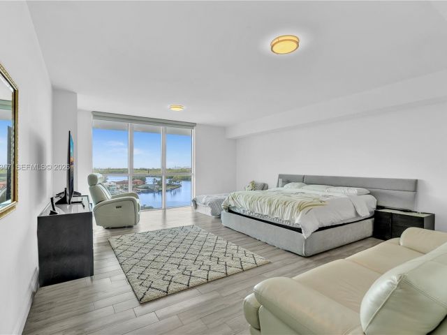 Apartment for rent  Unit #907 - photo 7426545