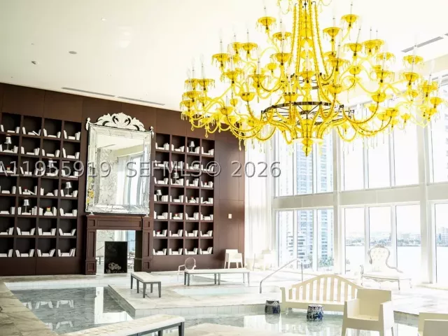 1-bedroom condo for sale in Miami - 495 Brickell Ave 3208 - MondialRealty