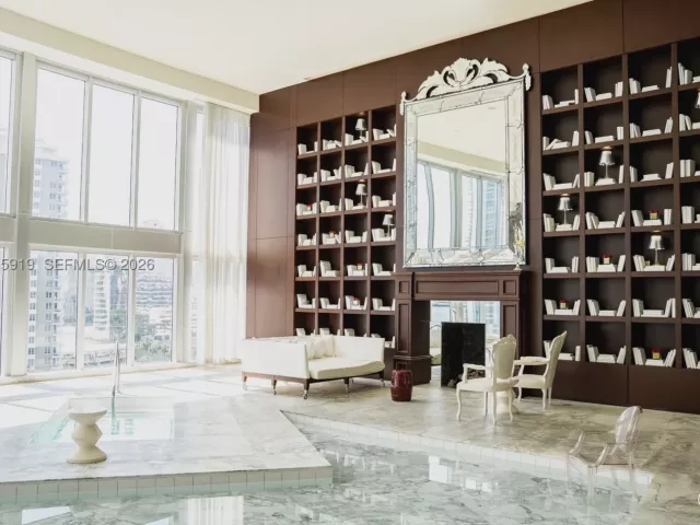 1-bedroom condo for sale in Miami - 495 Brickell Ave 3208 - MondialRealty