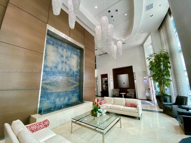 1-bedroom condo for rent in Miami - 1155 Brickell Bay Dr 607 - MondialRealty