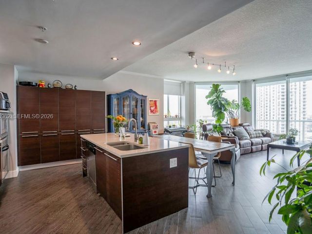 Apartment for sale  Unit #2018 - photo 7426263