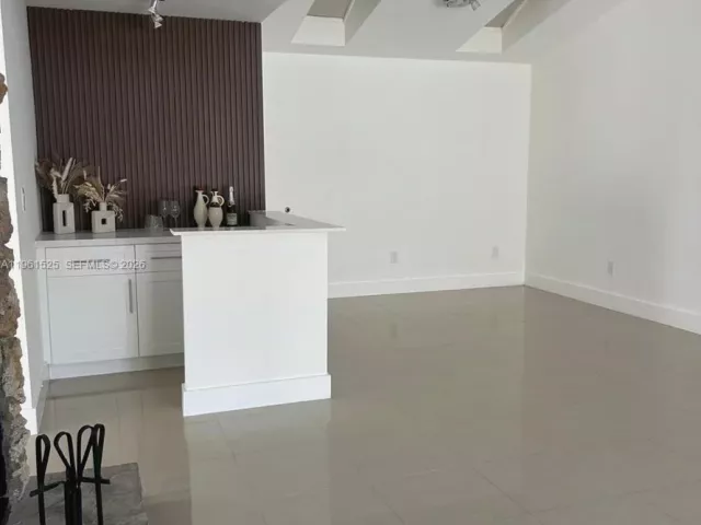 3-bedroom home for sale in Miami - 10035 SW 141st Ct - MondialRealty