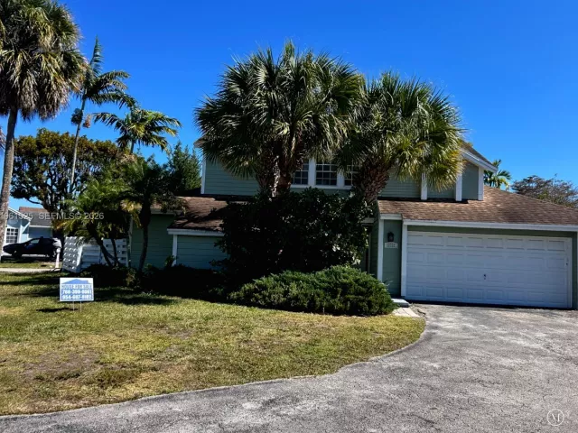 3-bedroom home for sale in Miami - 10035 SW 141st Ct - MondialRealty