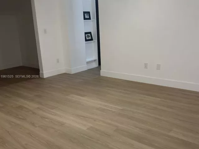 3-bedroom home for sale in Miami - 10035 SW 141st Ct - MondialRealty