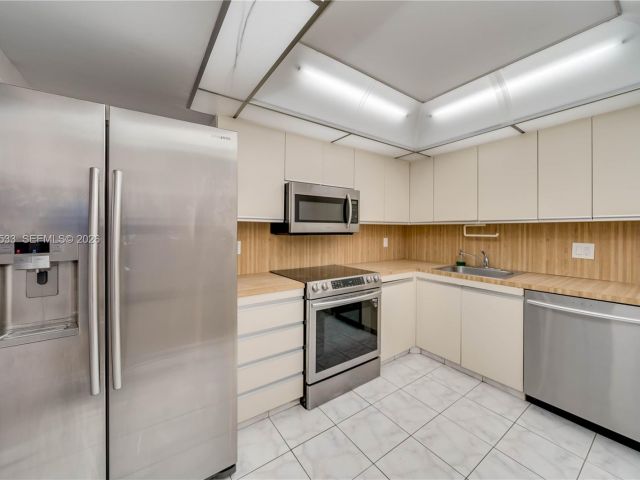 Apartment for rent  Unit #2019 - photo 7445796