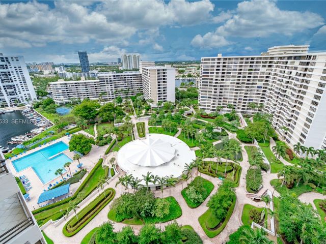 Apartment for rent  Unit #2019 - photo 7445800