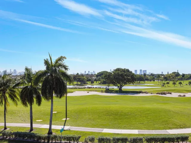 6-bedroom home for sale in Miami Beach - 2499 N Meridian Ave - MondialRealty