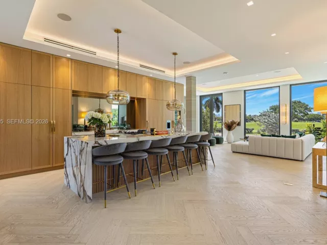 6-bedroom home for sale in Miami Beach - 2499 N Meridian Ave - MondialRealty