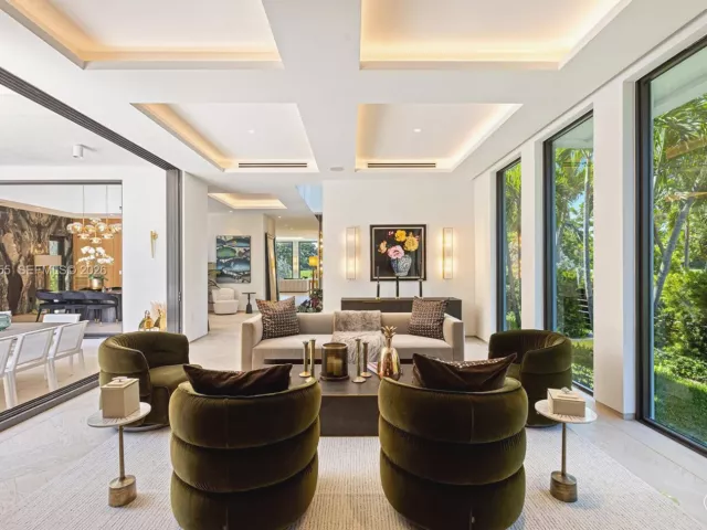 6-bedroom home for sale in Miami Beach - 2499 N Meridian Ave - MondialRealty