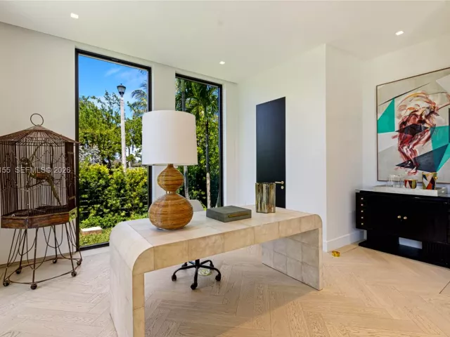 6-bedroom home for sale in Miami Beach - 2499 N Meridian Ave - MondialRealty