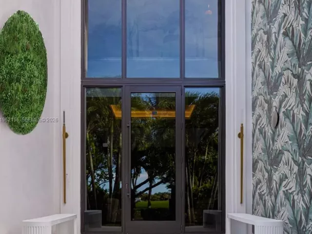 6-bedroom home for sale in Miami Beach - 2499 N Meridian Ave - MondialRealty