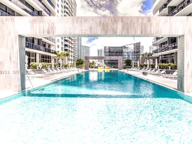 3-bedroom condo for sale in Miami - 55 SW 9th St 3906 - MondialRealty