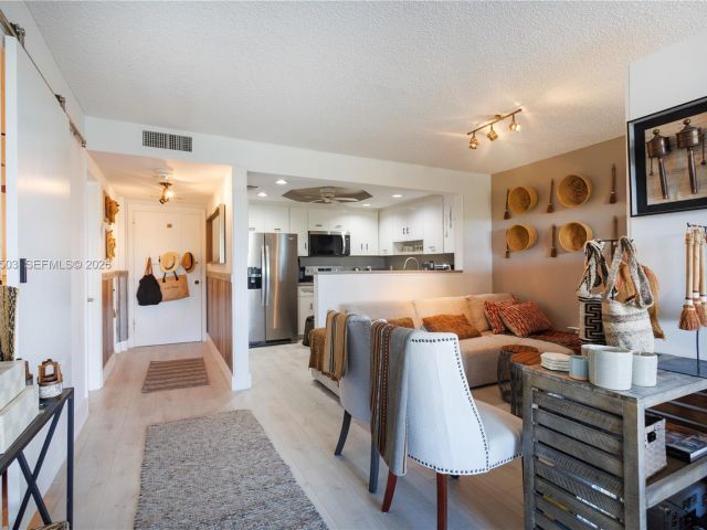 Apartment for sale  Unit #302 - photo 7426067