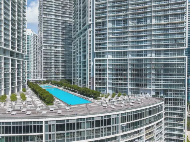 2-bedroom condo for sale in Miami - 475 Brickell Ave 3513 - MondialRealty