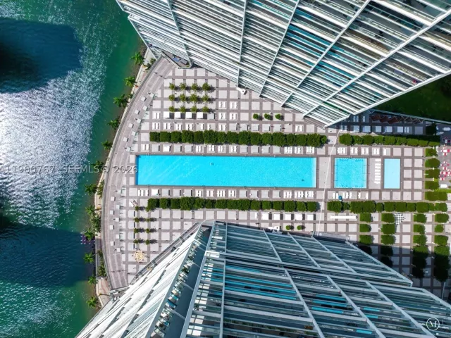 2-bedroom condo for sale in Miami - 475 Brickell Ave 3513 - MondialRealty
