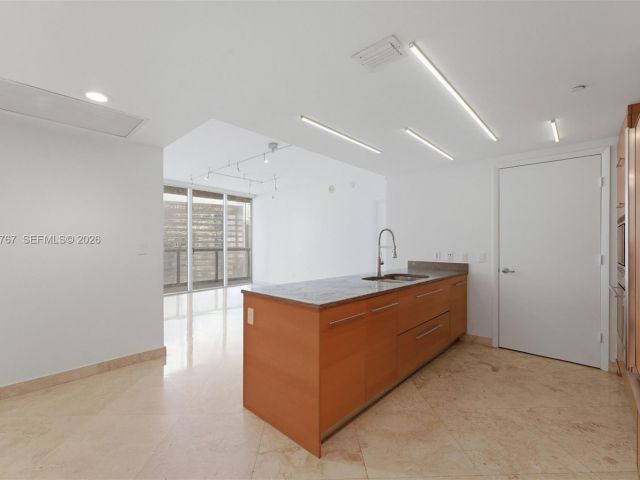 Apartment for sale  Unit #3513 - photo 7438990