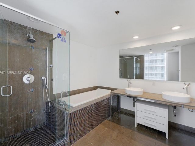 Apartment for sale  Unit #3513 - photo 7439001