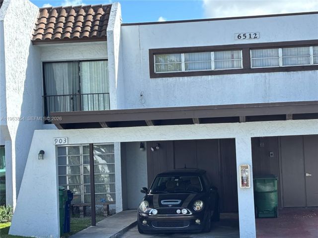 3-bedroom home for rent in Miami - 6512 KENDALE LAKES DR 903 - MondialRealty