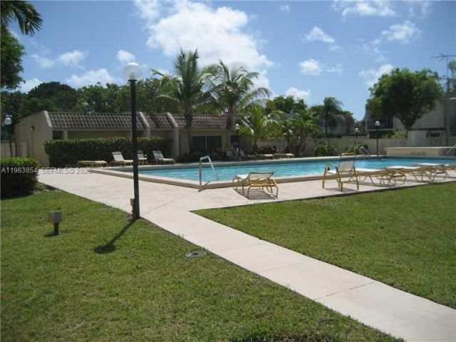 3-bedroom home for rent in Miami - 6512 KENDALE LAKES DR 903 - MondialRealty