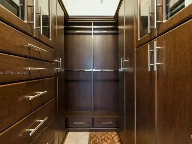 1-bedroom condo for rent in Miami Beach - 110 Washington Ave 2415 - MondialRealty