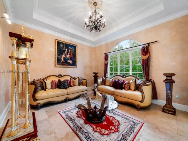 8-bedroom home for sale in Miami - 12270 SW 45th St - MondialRealty