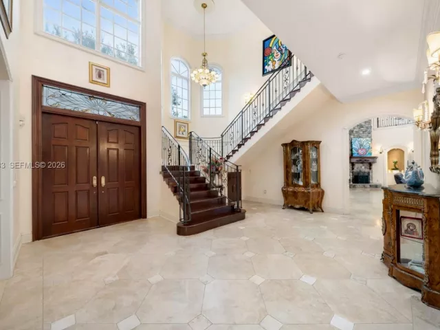 8-bedroom home for sale in Miami - 12270 SW 45th St - MondialRealty