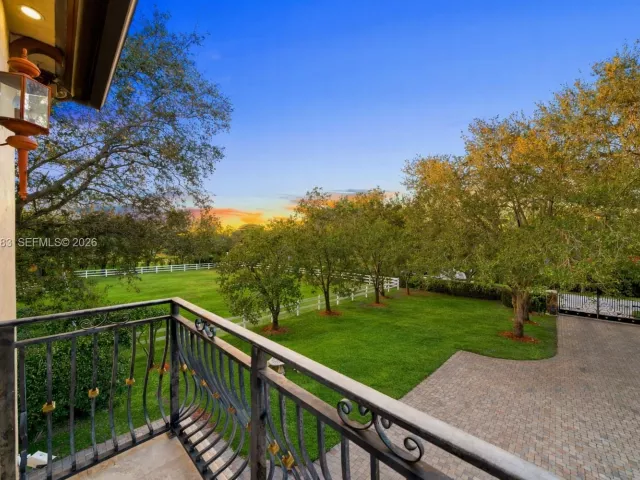 8-bedroom home for sale in Miami - 12270 SW 45th St - MondialRealty