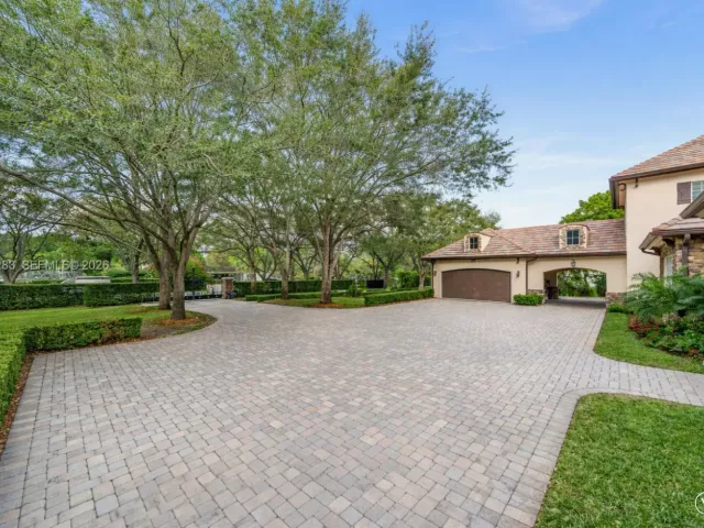 8-bedroom home for sale in Miami - 12270 SW 45th St - MondialRealty