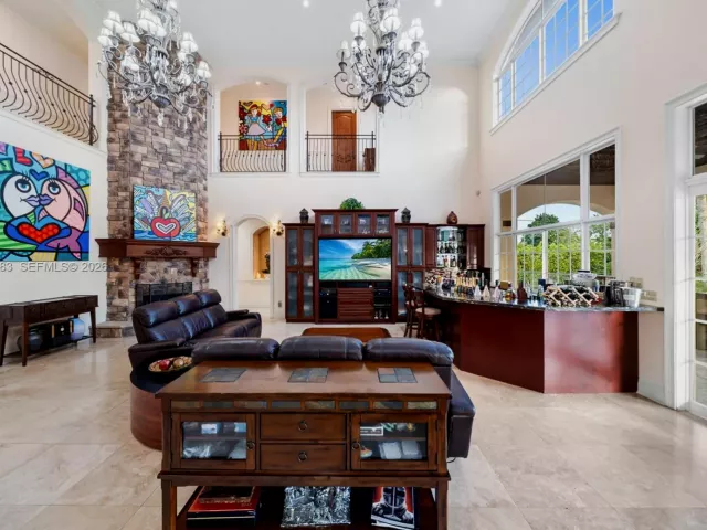 8-bedroom home for sale in Miami - 12270 SW 45th St - MondialRealty