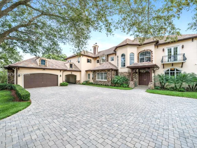 8-bedroom home for sale in Miami - 12270 SW 45th St - MondialRealty