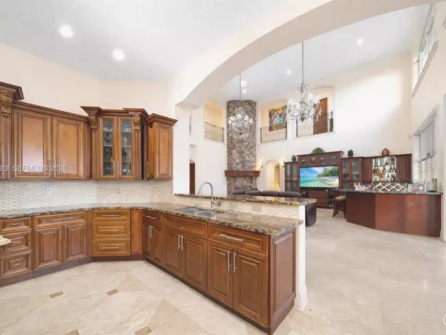 8-bedroom home for sale in Miami - 12270 SW 45th St - MondialRealty