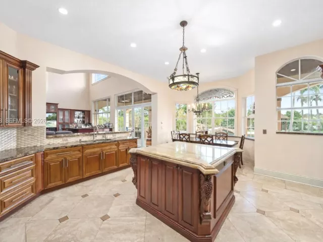 8-bedroom home for sale in Miami - 12270 SW 45th St - MondialRealty