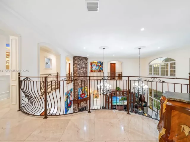 8-bedroom home for sale in Miami - 12270 SW 45th St - MondialRealty