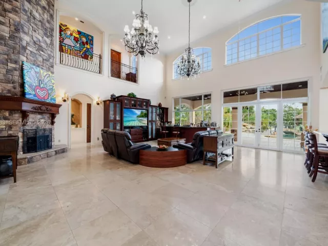 8-bedroom home for sale in Miami - 12270 SW 45th St - MondialRealty