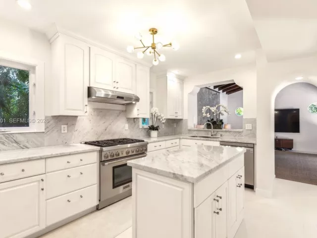 4-bedroom home for sale in Miami Beach - 5711 N Bay Rd - MondialRealty