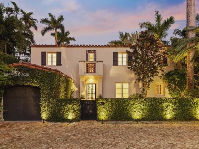 4-bedroom home for sale in Miami Beach - 5711 N Bay Rd - MondialRealty