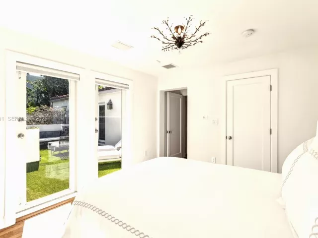 4-bedroom home for sale in Miami Beach - 5711 N Bay Rd - MondialRealty