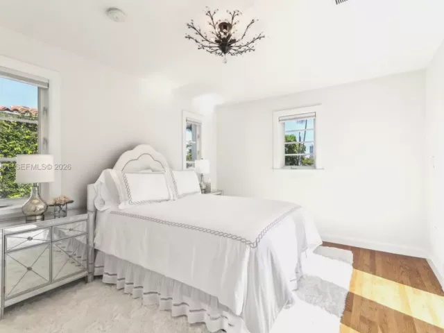 4-bedroom home for sale in Miami Beach - 5711 N Bay Rd - MondialRealty