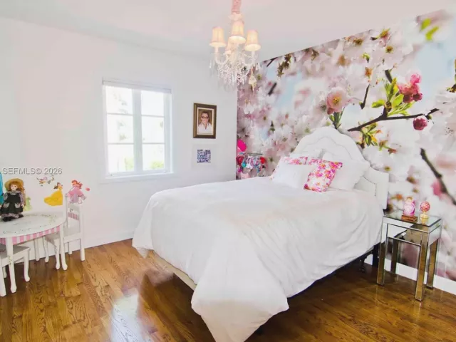 4-bedroom home for sale in Miami Beach - 5711 N Bay Rd - MondialRealty