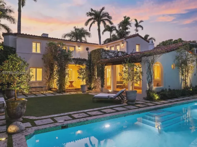 4-bedroom home for sale in Miami Beach - 5711 N Bay Rd - MondialRealty