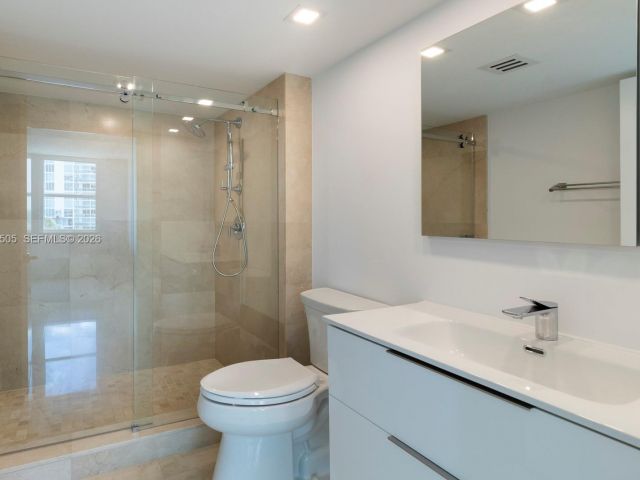 2-bedroom condo for sale in Miami Beach - 90 Alton Rd 902 - MondialRealty