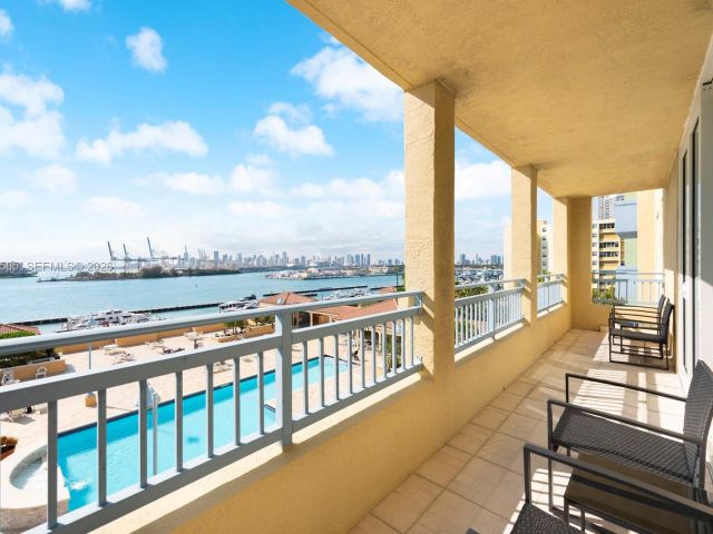 2-bedroom condo for sale in Miami Beach - 90 Alton Rd 902 - MondialRealty