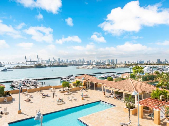 2-bedroom condo for sale in Miami Beach - 90 Alton Rd 902 - MondialRealty