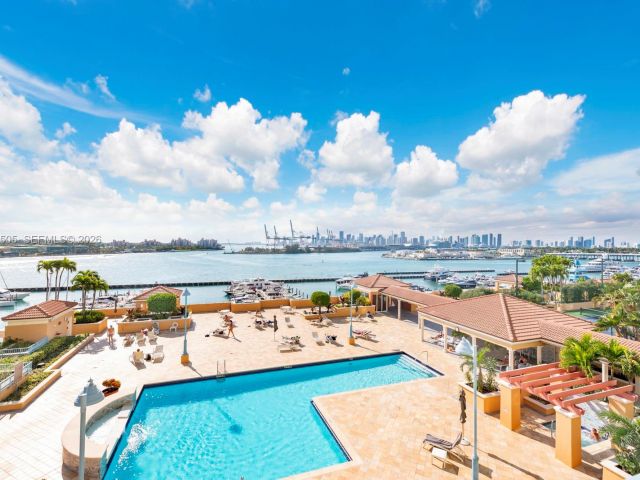 2-bedroom condo for sale in Miami Beach - 90 Alton Rd 902 - MondialRealty