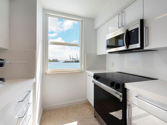 2-bedroom condo for sale in Miami Beach - 90 Alton Rd 902 - MondialRealty