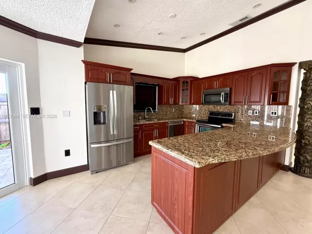 4-bedroom home for rent in Miami - 13781 SW 158th Ter 0 - MondialRealty