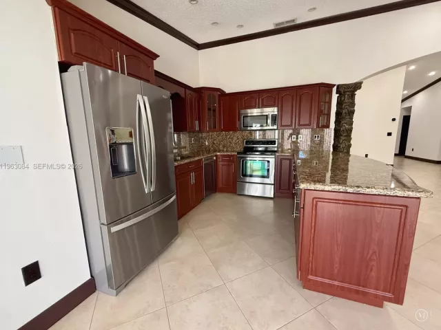 4-bedroom home for rent in Miami - 13781 SW 158th Ter 0 - MondialRealty