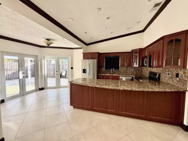 4-bedroom home for rent in Miami - 13781 SW 158th Ter 0 - MondialRealty