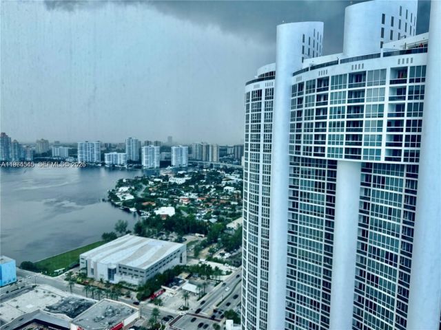 Apartment for rent  Unit #5208 - photo 7426313