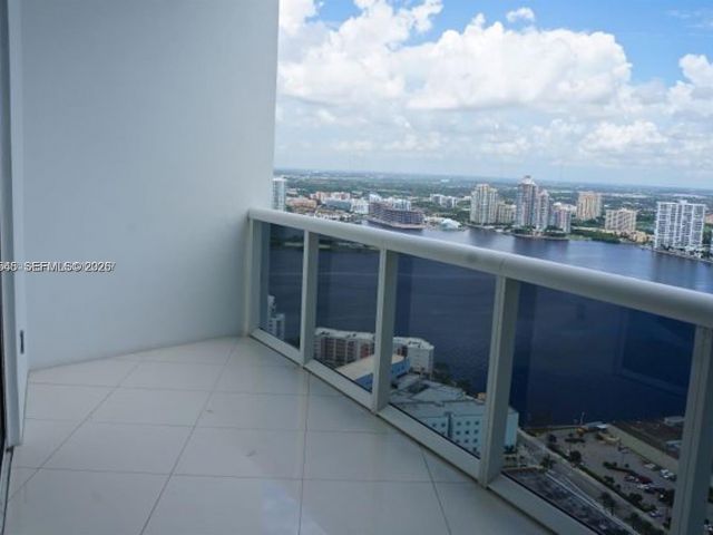 Apartment for rent  Unit #5208 - photo 7426314